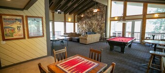 Spacious Snowbird Condo Unit Slopeside In Quiet Canyon Neighborhood