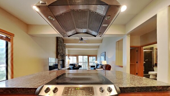 Condo, 4 Bedrooms | Interior