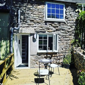 Cottage | Balcony