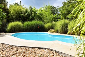 Outdoor pool, a heated pool - Your secluded country oasis in southwest France (Montpon-Ménestérol)
