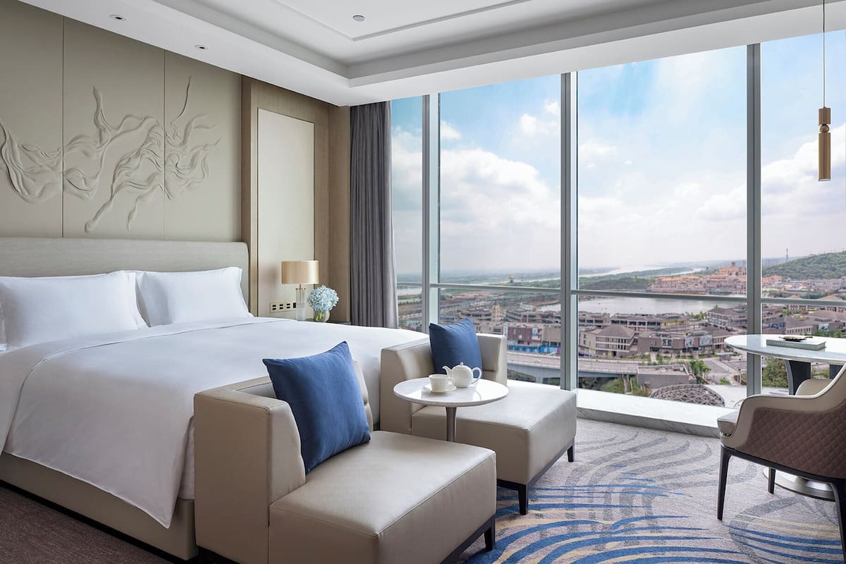 Ropa de cama de alta calidad, edredón y minibar