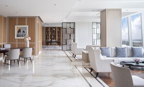 3 restaurants servant le dîner, spécialités Cuisine chinoise