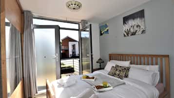 Executive Apartment | 2 bedrooms, individually decorated, individually furnished