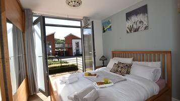 Executive Apartment | 2 bedrooms, individually decorated, individually furnished