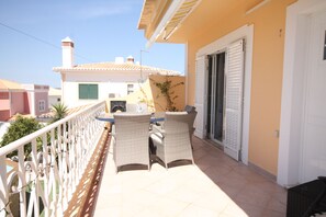 Room | Terrace/patio - Sunset Villa (Portimão)