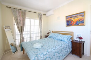 ห้องพัก | ห้องพักตกแต่งอย่างมีเอกลักษณ์, ตกแต่งพิเศษโดยเฉพาะ, เตารีด/โต๊ะรีดผ้า