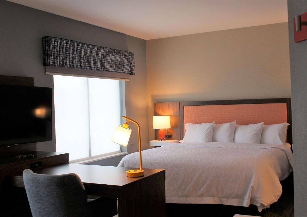 In-room safe, bed sheets