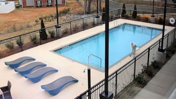 Sæsonbestemt udendørs pool