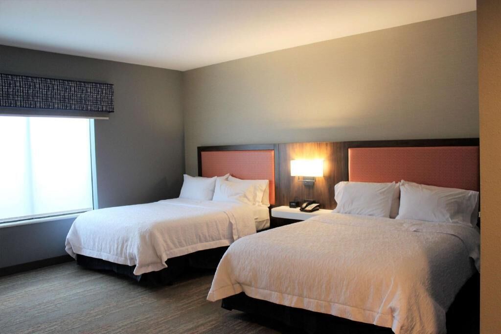 In-room safe, bed sheets
