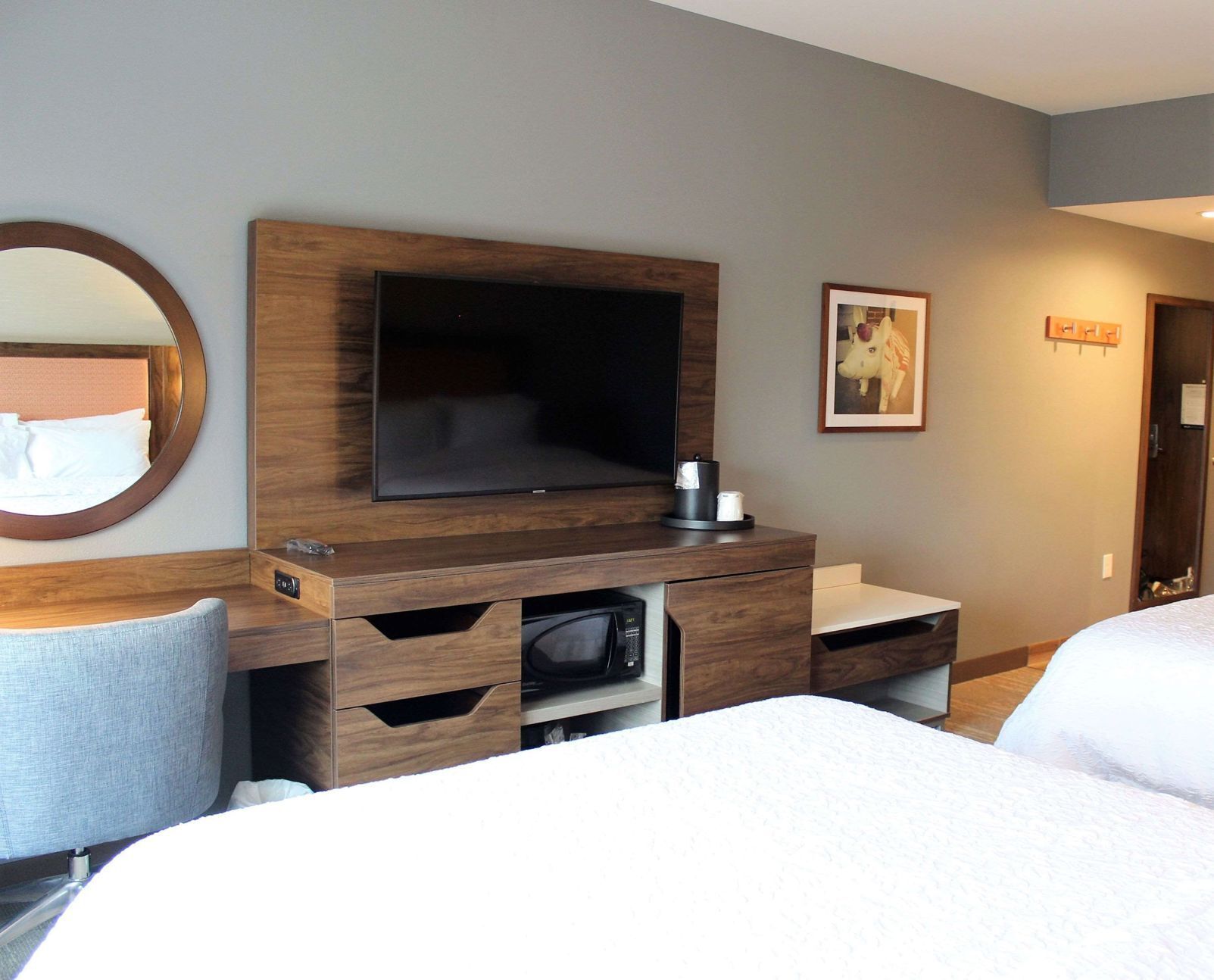 In-room safe, bed sheets