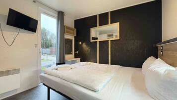 3 bedrooms, free WiFi, bed sheets