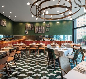 4 restauranter, der serverer morgenmad, frokost og aftensmad