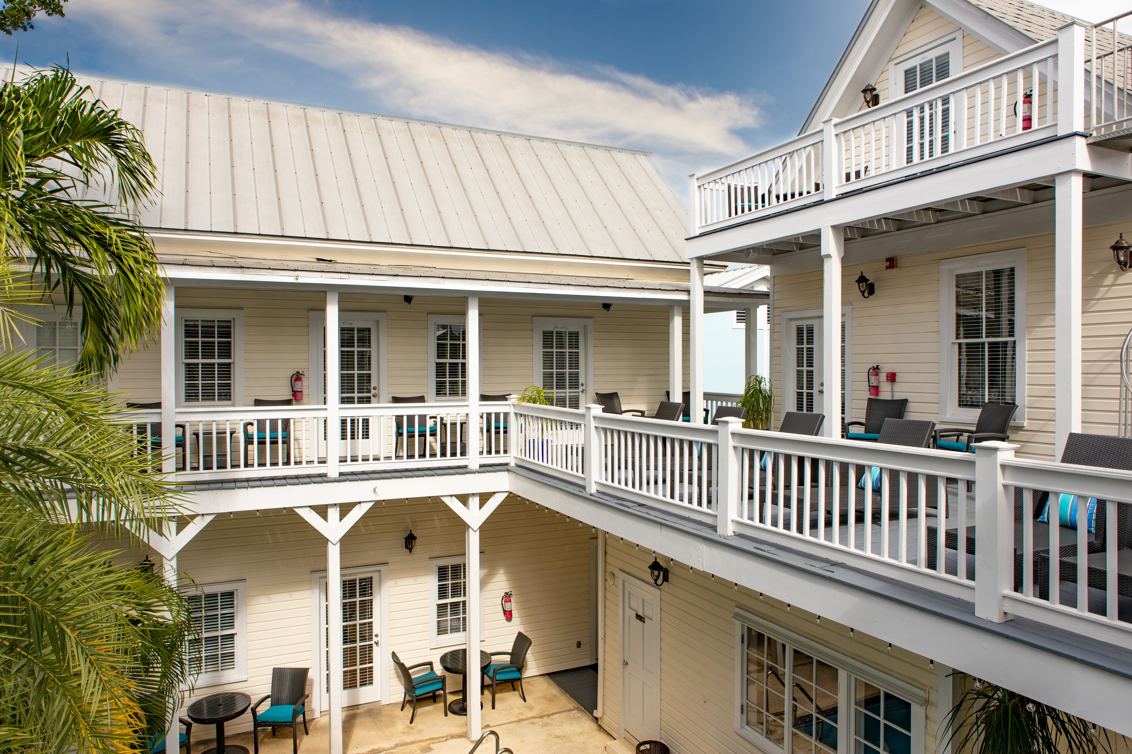 CLARO ~ Adults Only, Poolview Queen Suite in Azul Mansion!