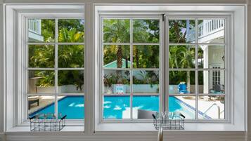 Et oppvarmet basseng