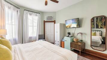 1 bedroom, iron/ironing board, free WiFi, bed sheets