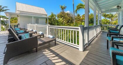 ARIA~Adult Only, Treetop King Suite w/ Balcony & Community Pool!
