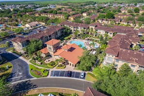 Exterior - Beautiful Bella Piazza Condo (Davenport)