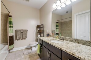 Bathroom - Dennison Place 2 Bedroom Apartment (Columbus)