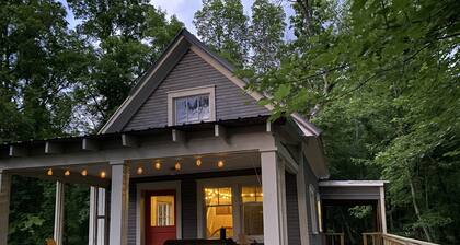 Creek Side Cottage with Lake Views, Lake Access, Dock and Secluded Yard