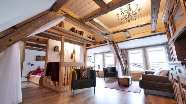 2 bedrooms, desk, iron/ironing board, travel cot