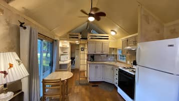 冰箱、微波炉、烤箱、炉灶