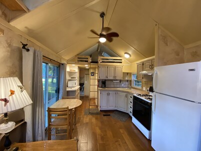 Bluebelle Tiny House in the 'Hundred Acre Woods'!
