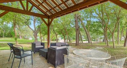 Cottage Near Lake Austin