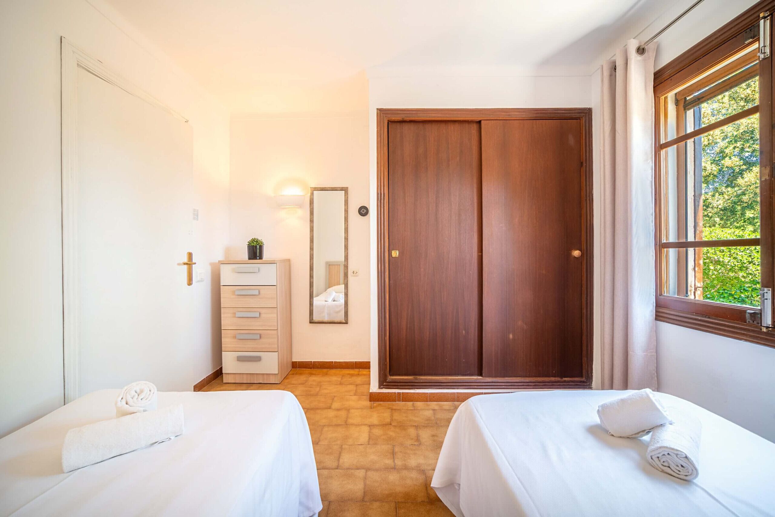 3 slaapkamers, een kluis op de kamer, een strijkplank/strijkijzer