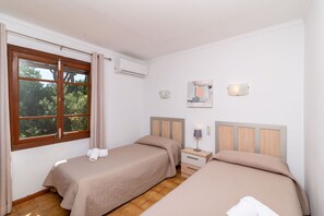 3 Schlafzimmer, Zimmersafe, Bügeleisen/Bügelbrett, Reisekinderbett