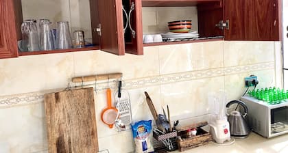 Cozy Apartment in Central KLA. **Unlimited Wifi, Netflix. Entire Apartment.