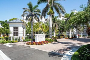 Property grounds - Regatta - William Raveis Rentals (Naples)