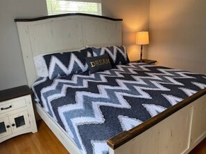 4 soverom, strykejern/-brett, wi-fi (inkludert) og sengetøy