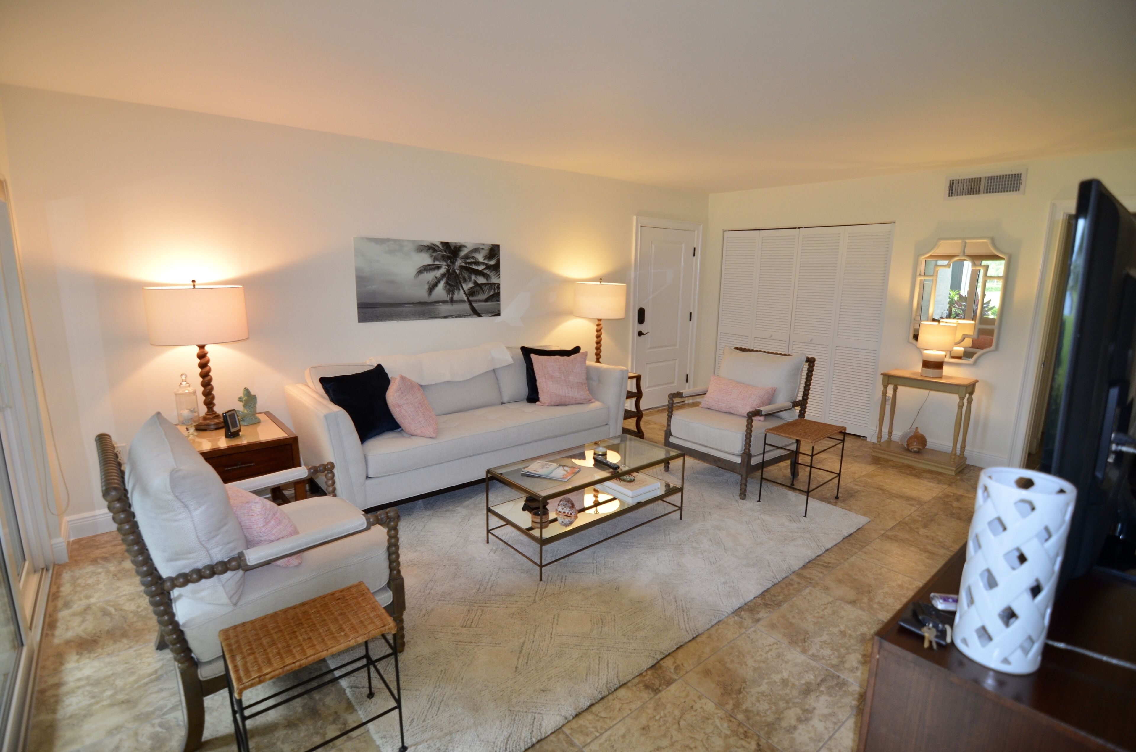 Naples - Parkshore  neighborhood - located one block from beach