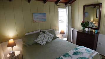 1 habitación, tabla de planchar con plancha, wifi gratis y ropa de cama