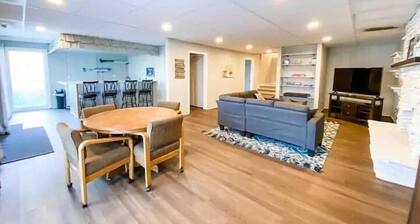 Newly Remodeled in Pistakee Bay on the Chain O' Lakes