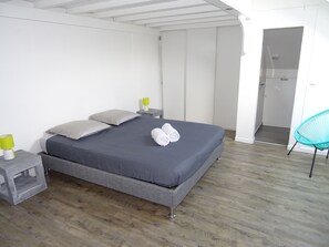 3 bedrooms, iron/ironing board, travel cot, WiFi - LE FLAMBOYANT, triplex sea view, 3 bedrooms, residence with swimming pool (le Gosier)