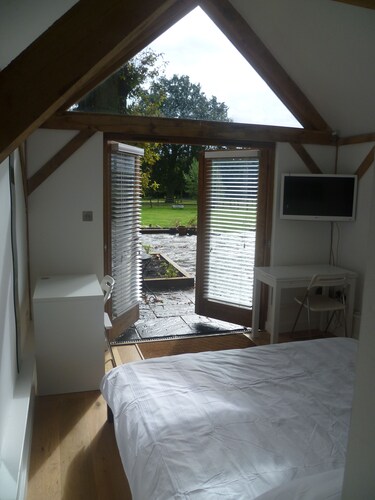 Self Contained Small Barn Unit in AONB