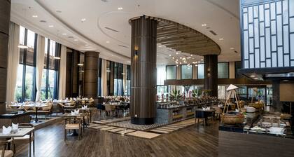 Ramada Hotel & Suites by Wyndham Halong Bay View