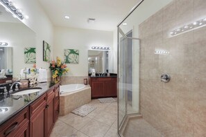 Hair dryer, towels - Paseo - William Raveis Rentals (Fort Myers)