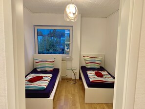 2 bedrooms, WiFi - Large house with three separate apartments (Oppenheim)