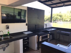 Fridge, microwave, oven, stovetop - Exclusive Villa with a Great View ! (Santiago)