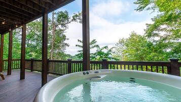 Bain à remous extérieur