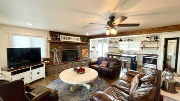 Smart TV, fireplace
