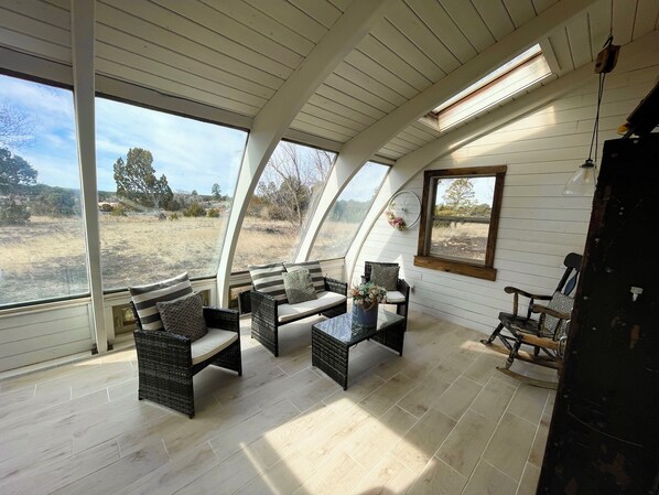 Interior - FARMHOUSE! ~Country as Cornbread and Sweet Tea~ (Flagstaff)