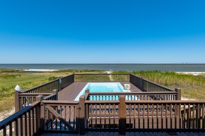 A heated pool - Bayfront with Private Pool! Outdoor games, modern style! - The Blue Crab (Dauphin Island)