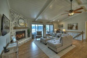 Smart TV, fireplace, DVD player, stereo