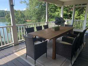 Outdoor dining - LAKE COTTAGE on deep water w/ MILLION $$ views! Newly Renovated HGTV style decor (Blairsville)