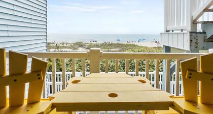 Enjoy Sunset Views at Cozy Oceanfront Condo + Pool on Ocean Isle Beach, NC