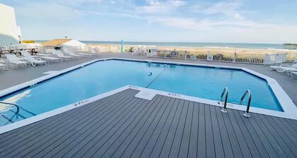 Enjoy Sunset Views at Cozy Oceanfront Condo + Pool on Ocean Isle Beach, NC