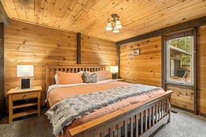 2 makuuhuonetta, silitysrauta/-lauta, ilmainen Wi-Fi, vuodevaatteet